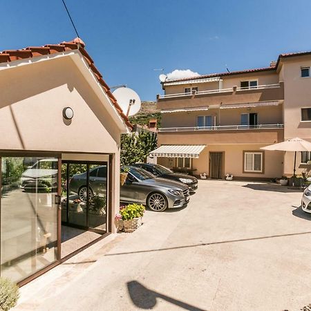 Apartment Libero Podstrana Esterno foto
