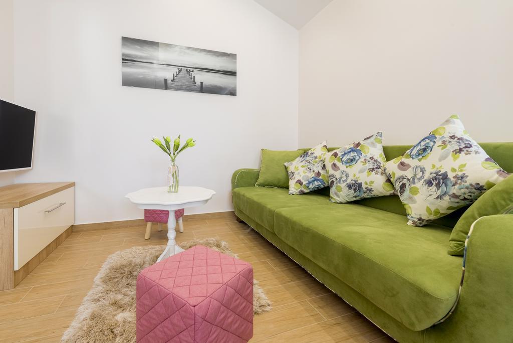 Apartment Libero Podstrana Esterno foto