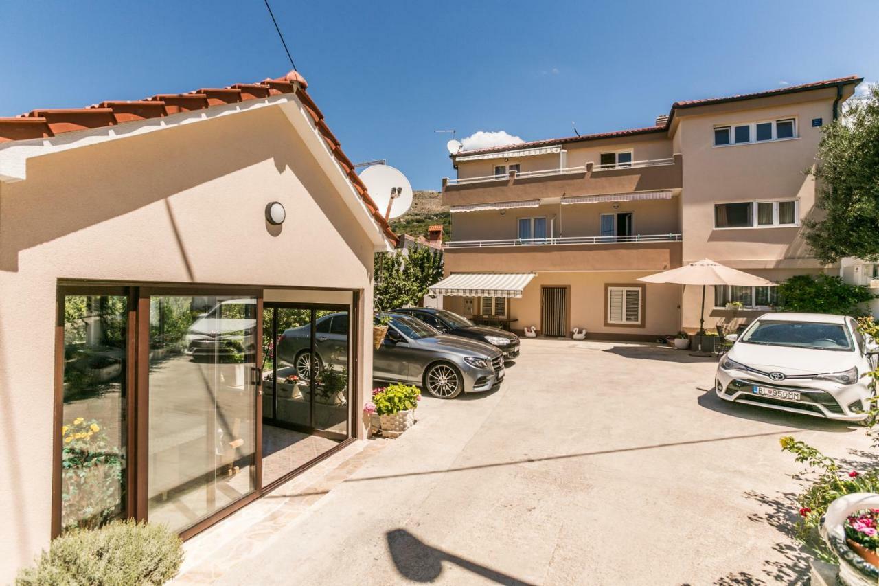 Apartment Libero Podstrana Esterno foto